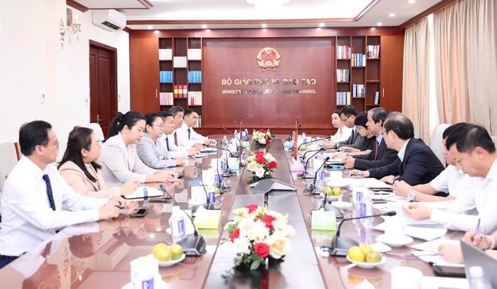 Thí điểm đào tạo tiếng Lào ở bậc phổ thông khu vực biên giới Việt - Lào