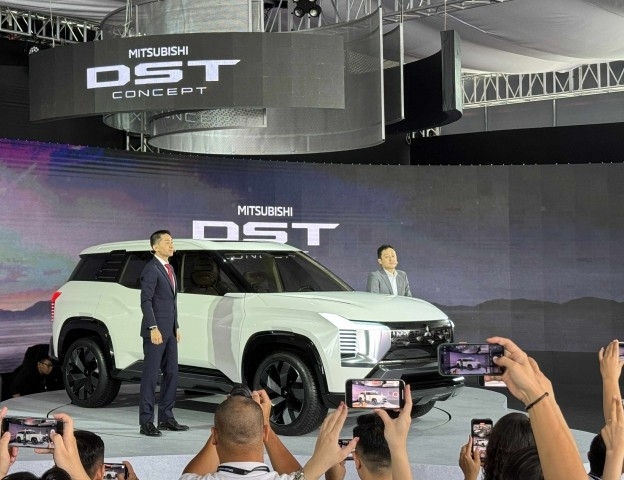 Mitsubishi hé lộ mẫu SUV 7 chỗ mới tại Hà Nội