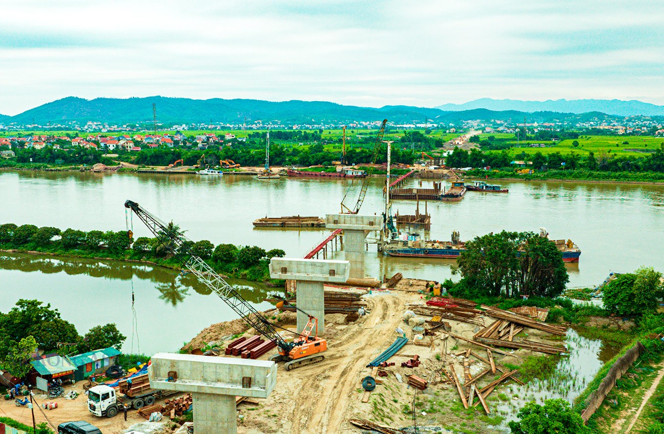 Công trình cầu Tân An thuộc Dự án Đầu tư xây dựng cầu Tân An và đường dẫn nối QL18 (thành phố Chí Linh) có tổng chiều dài 3,485 km.