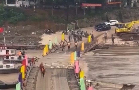 Phú Thọ: Tạm cắt cầu phao Phong Châu do nước sông Hồng dâng cao