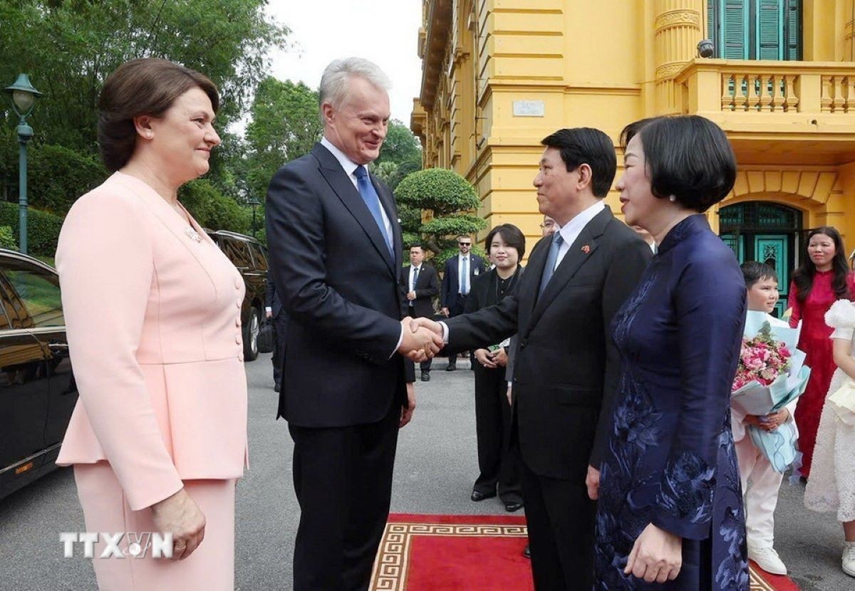 Chủ tịch nước Lương Cường chủ trì lễ đón Tổng thống Lithuania