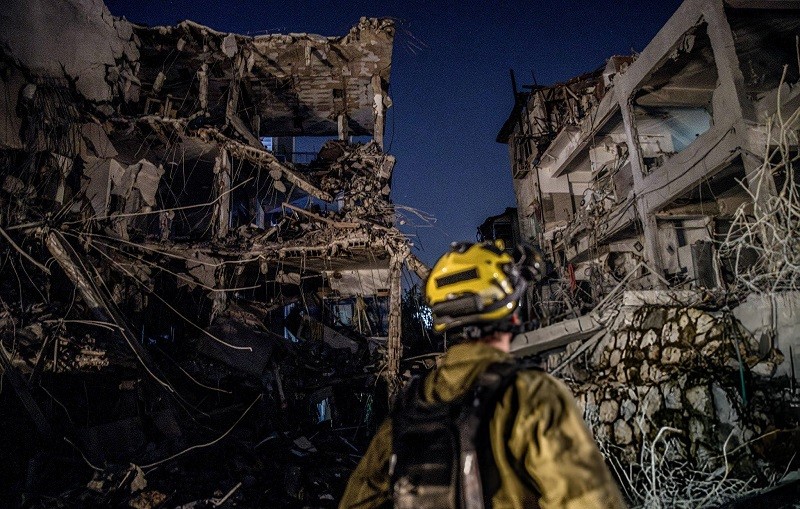Dãy nhà bị tàn phá nặng nề tại Tel Aviv ngày 14/6. Ảnh: Getty