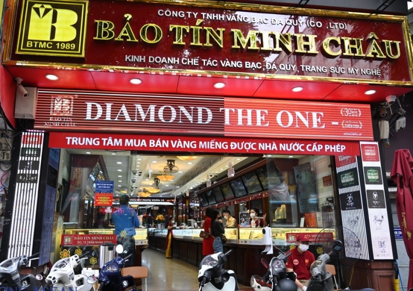 Giá vàng miếng nhích nhẹ, vàng nhẫn 'chia phe'