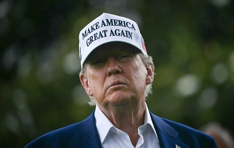 Ông Trump chỉ trích Chủ tịch Fed ‘không thông minh’ vì giữ nguyên lãi suất