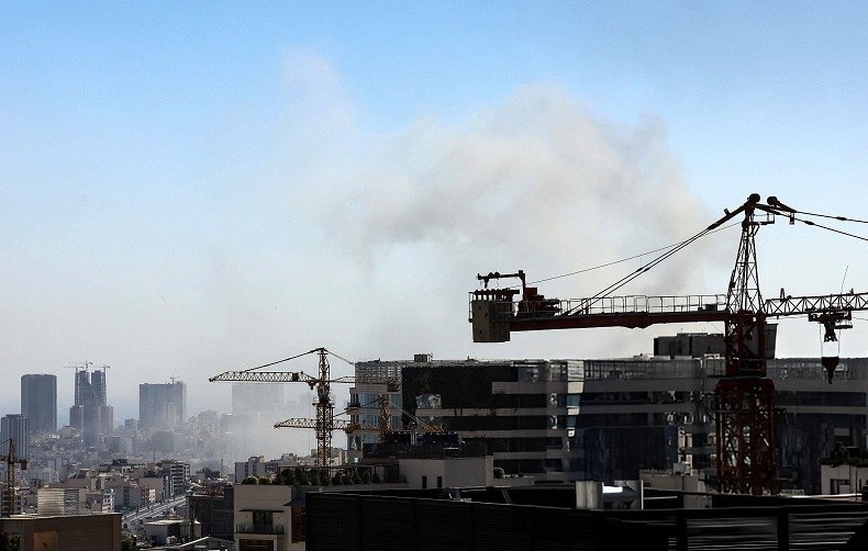 Israel không kích hơn 20 địa điểm quân sự, Iran phóng tên lửa nặng 22,5 tấn