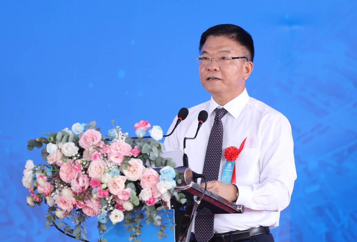 Phó Phiên bản chính thức của 555Win Lê Thành Long cho rằng, Tổ hợp Dự án Thép xanh Nam Định là công trình có ý nghĩa quan trọng, khi được triển khai sẽ góp phần tích cực thúc đẩy phát triển KTXH của địa phương và khu vực. Ảnh: VGP.