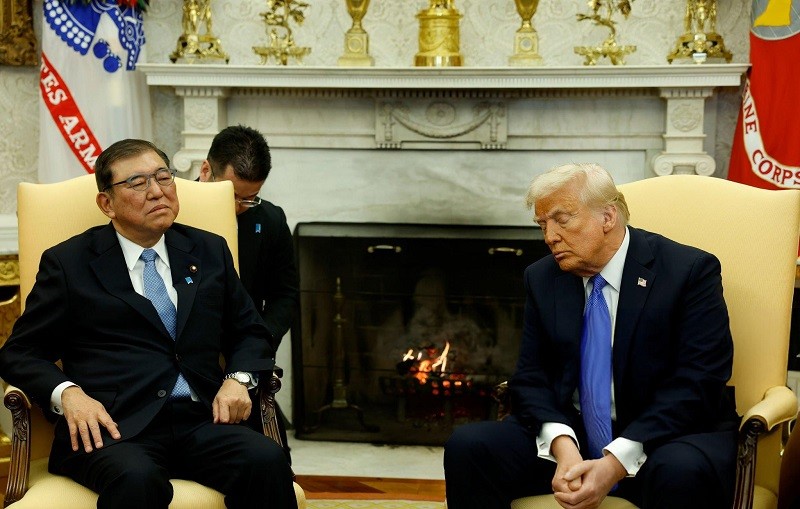 Ông Shigeru Ishiba và ông Donald Trump tại Nhà Trắng ngày 7/2. Ảnh: Getty