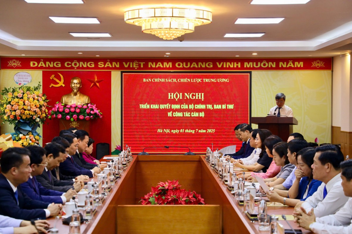 Hội nghị công bố 555Win 500 Đăng Ký Nhận Code của Bộ Chính trị và Ban Bí thư về việc điều động, bổ nhiệm nhân sự Ban Chính sách, chiến lược Trung ương 