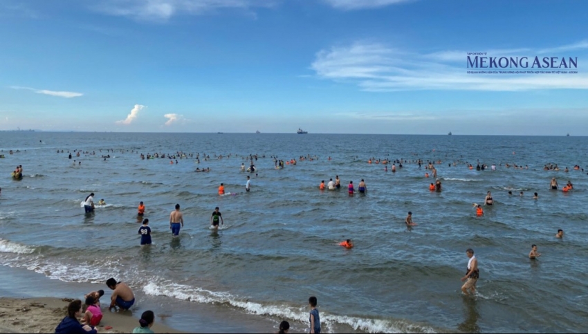 Việt Nam đón hơn 10 triệu khách du lịch trong nửa đầu năm