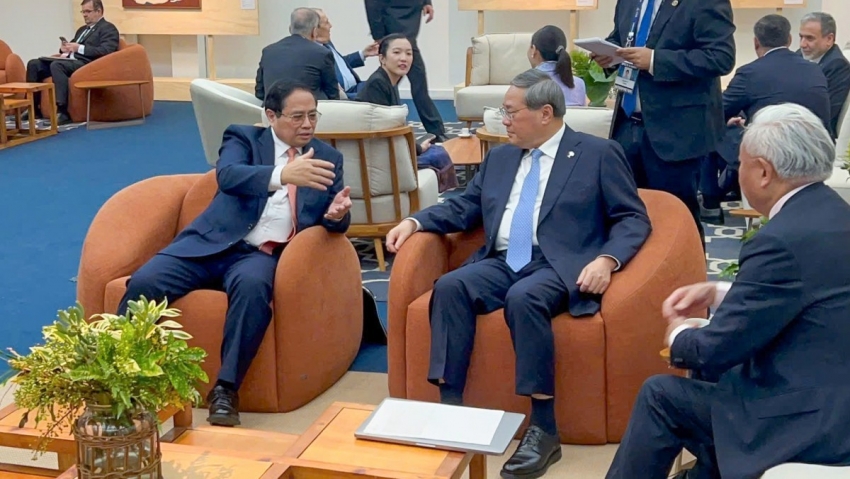 Thủ tướng gặp gỡ lãnh đạo các nước tại Hội nghị BRICS mở rộng