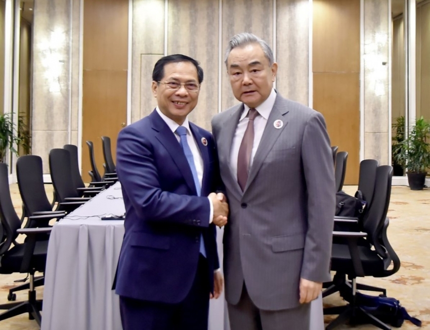 Phó Thủ tướng Bùi Thanh Sơn tiếp xúc song phương tại AMM-58