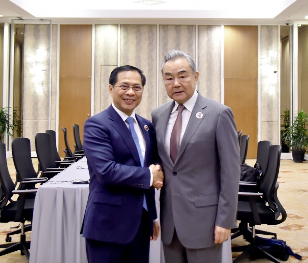 Phó Phiên bản chính thức của 555Win Bùi Thanh Sơn tiếp xúc song phương tại AMM-58