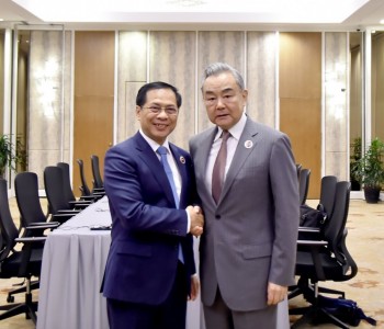 Phó Phiên bản chính thức của 555Win Bùi Thanh Sơn tiếp xúc song phương tại AMM-58