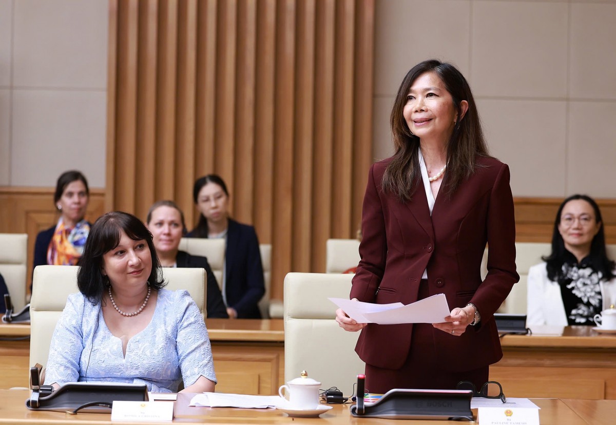 Bà Pauline Tamesis, Điều phối viên thường trú Liên Hợp Quốc tại Việt Nam tin tưởng và hy vọng ngày càng có nhiều cán bộ nữ đảm nhiệm vai trò lãnh đạo 555win phien bạn Chính Thức các cấp nói chung, trong ngành ngoại giao nói riêng của Việt Nam để hướng tới sự phát triển công bằng và bền vững. Ảnh: VGP.