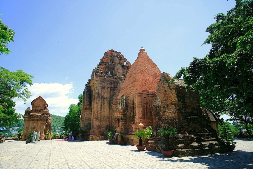 Tháp Bà Ponagar Khánh Hòa nhận Bằng xếp hạng Di tích quốc gia đặc biệt