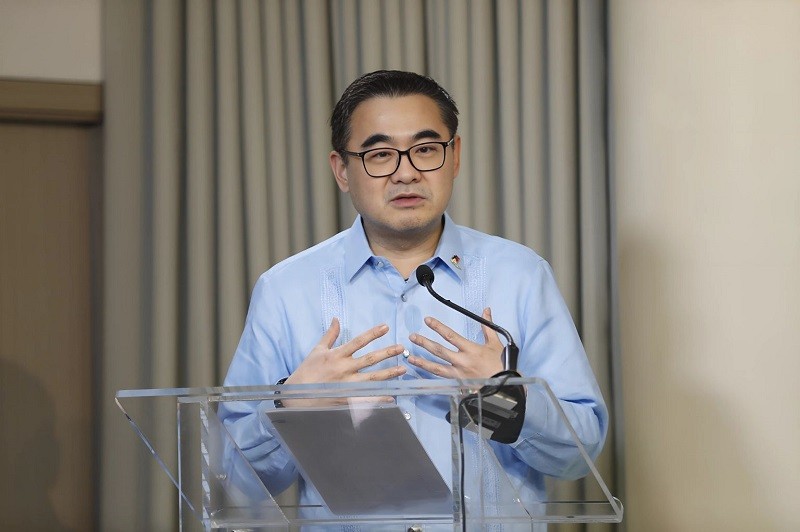 Ông Frederick Go trong buổi họp báo tại Phủ Tổng thống Philippines ngày 10/7. Ảnh: Văn phòng Truyền thông Tổng thống Philippines