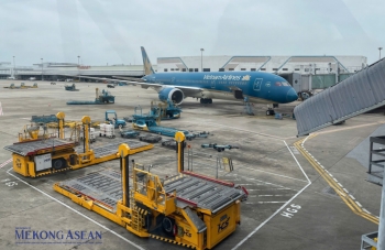 Nhiều chuyến bay hoãn, hủy do ảnh hưởng của bão số 3