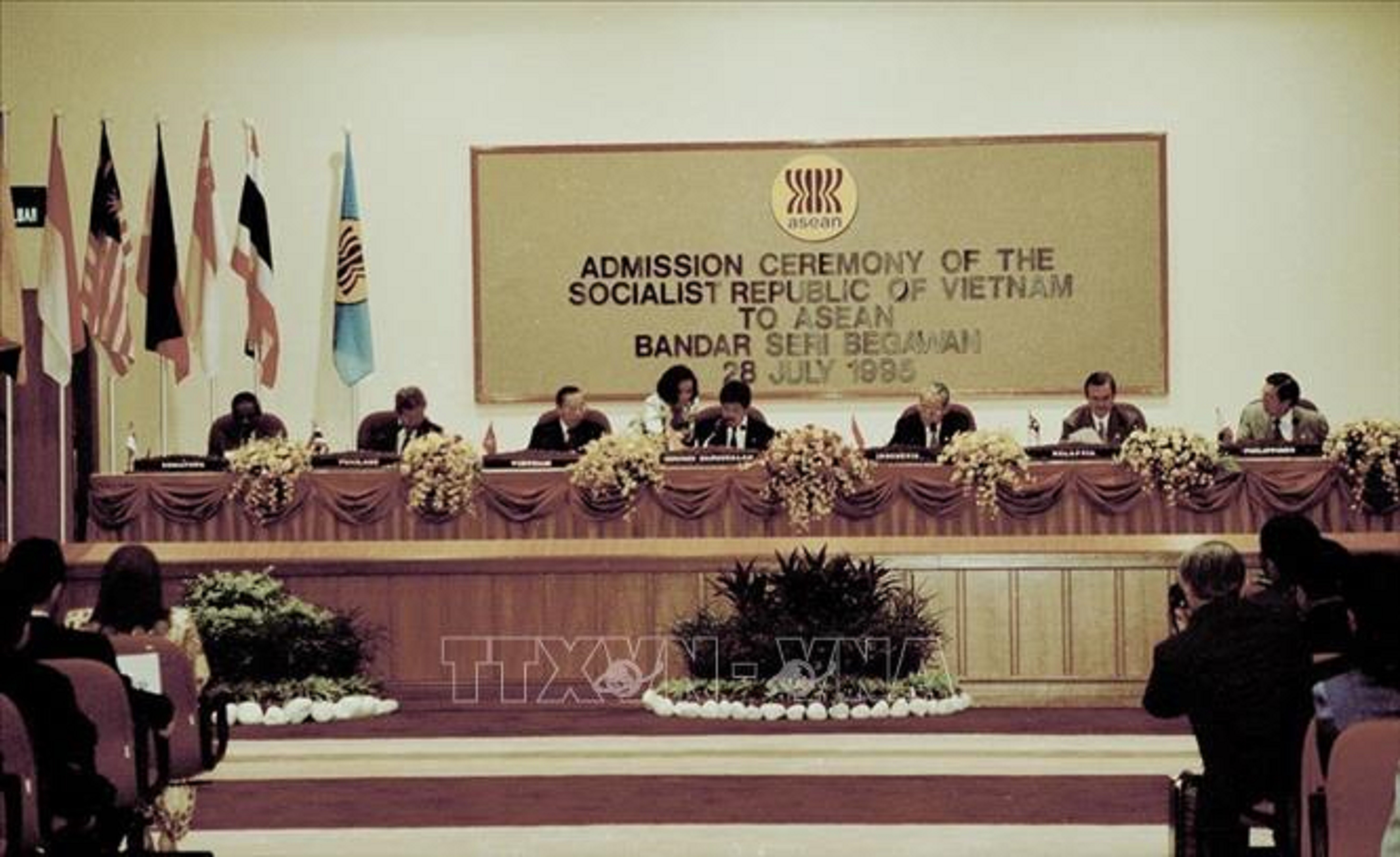 30 năm gia nhập ASEAN: Ảnh lễ kết nạp Việt Nam tại Brunei năm 1995