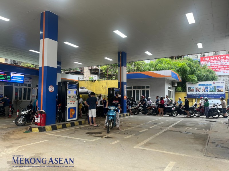 Giá xăng giảm, giá dầu tăng trong phiên điều hành chiều 24/7