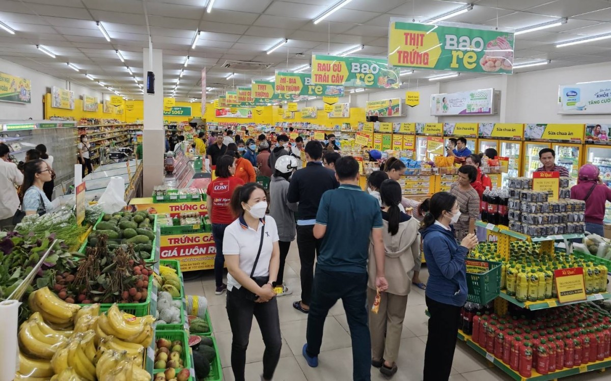 Dồn lực mở mới Bách hoá Xanh, doanh thu 6 tháng của MWG tăng trưởng 12%