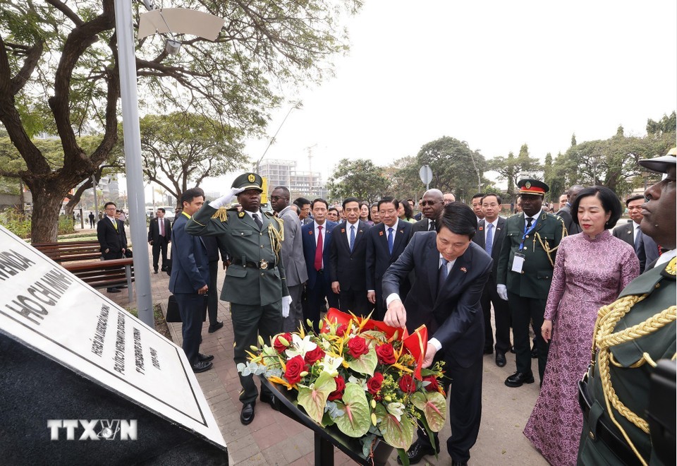 Angola đón Chủ tịch nước Lương Cường theo nghi thức cao nhất