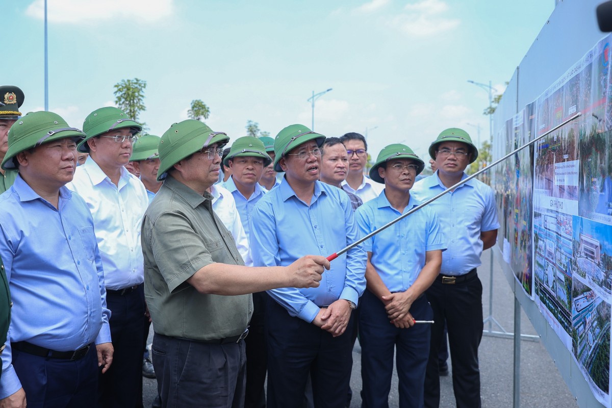 Phiên bản chính thức của 555Win khảo sát hướng tuyến xây dựng tuyến đường sắt Lào Cai – Hà Nội – Hải Phòng đoạn qua tỉnh Phú Thọ - Ảnh: VGP
