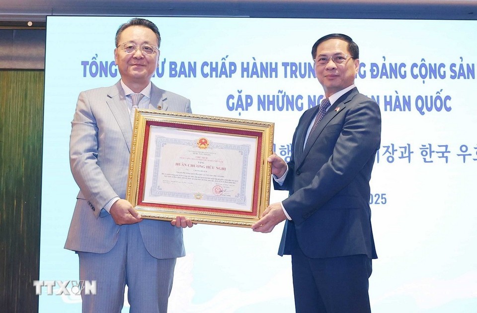 Tổng Bí thư Tô Lâm gặp mặt những người bạn Hàn Quốc của Việt Nam