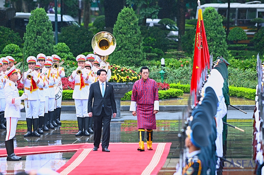 Chủ tịch nước Lương Cường chủ trì lễ đón và hội đàm với Quốc vương Bhutan