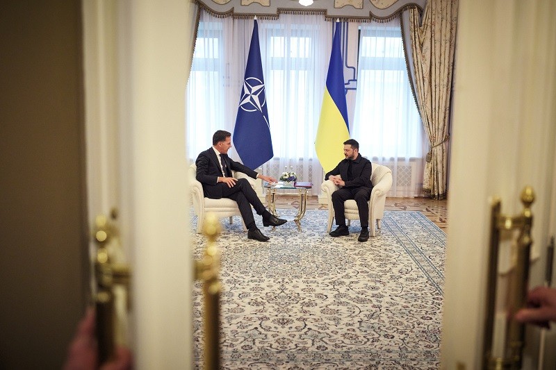 Ông Rutte và ông Zelensky hội đàm tại Kiev ngày 22/8. Ảnh: X/@ZelenskyyUa