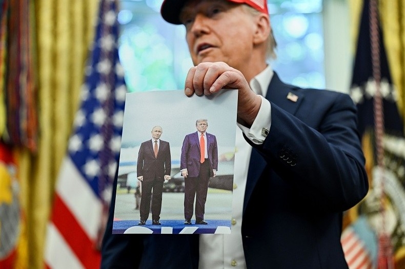 Ông Trump hé lộ bức ảnh do ông Putin gửi tặng sau thượng đỉnh Alaska