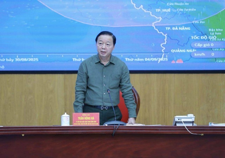 Phó Thủ tướng: 'Thời gian vàng' để triển khai các biện pháp ứng phó bão số 5