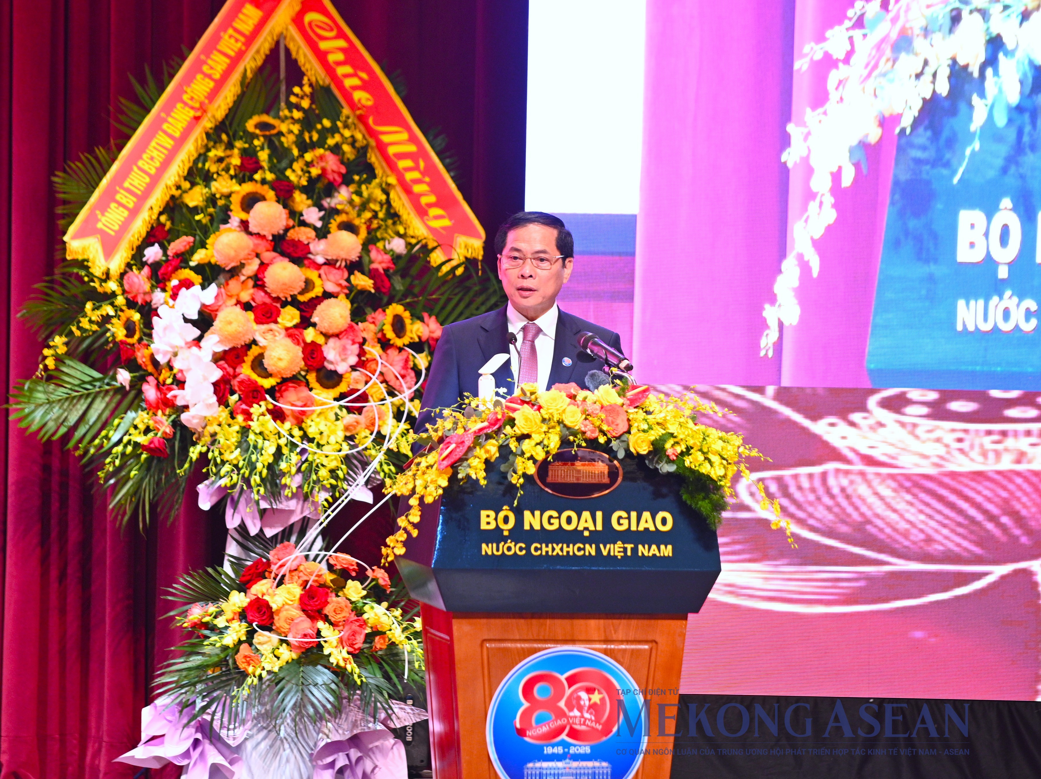 Tổng Bí thư: Ngoại giao Việt Nam đang đứng trước sứ mệnh lịch sử