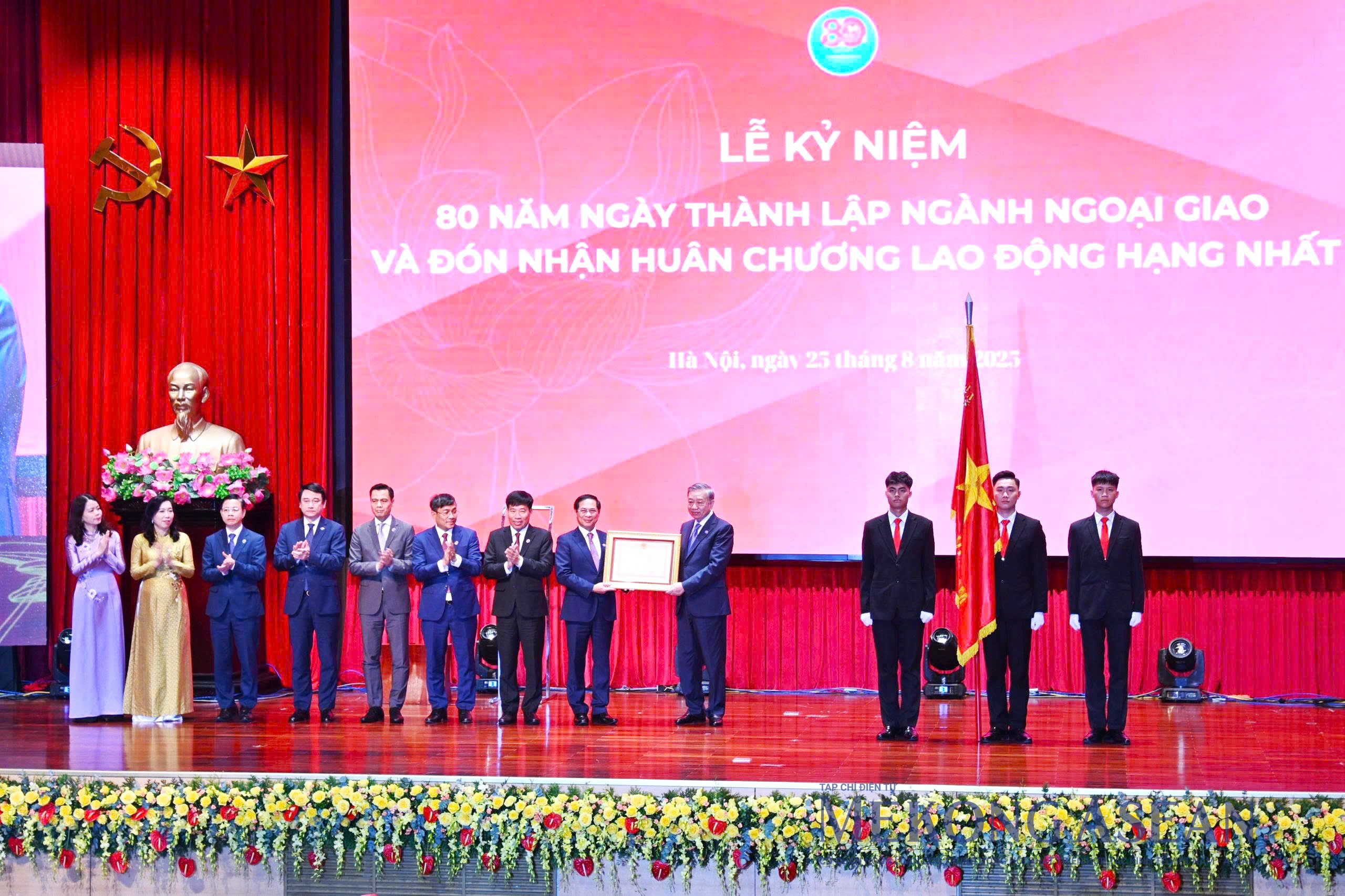 Tổng Bí thư: Ngoại giao Việt Nam đang đứng trước sứ mệnh lịch sử