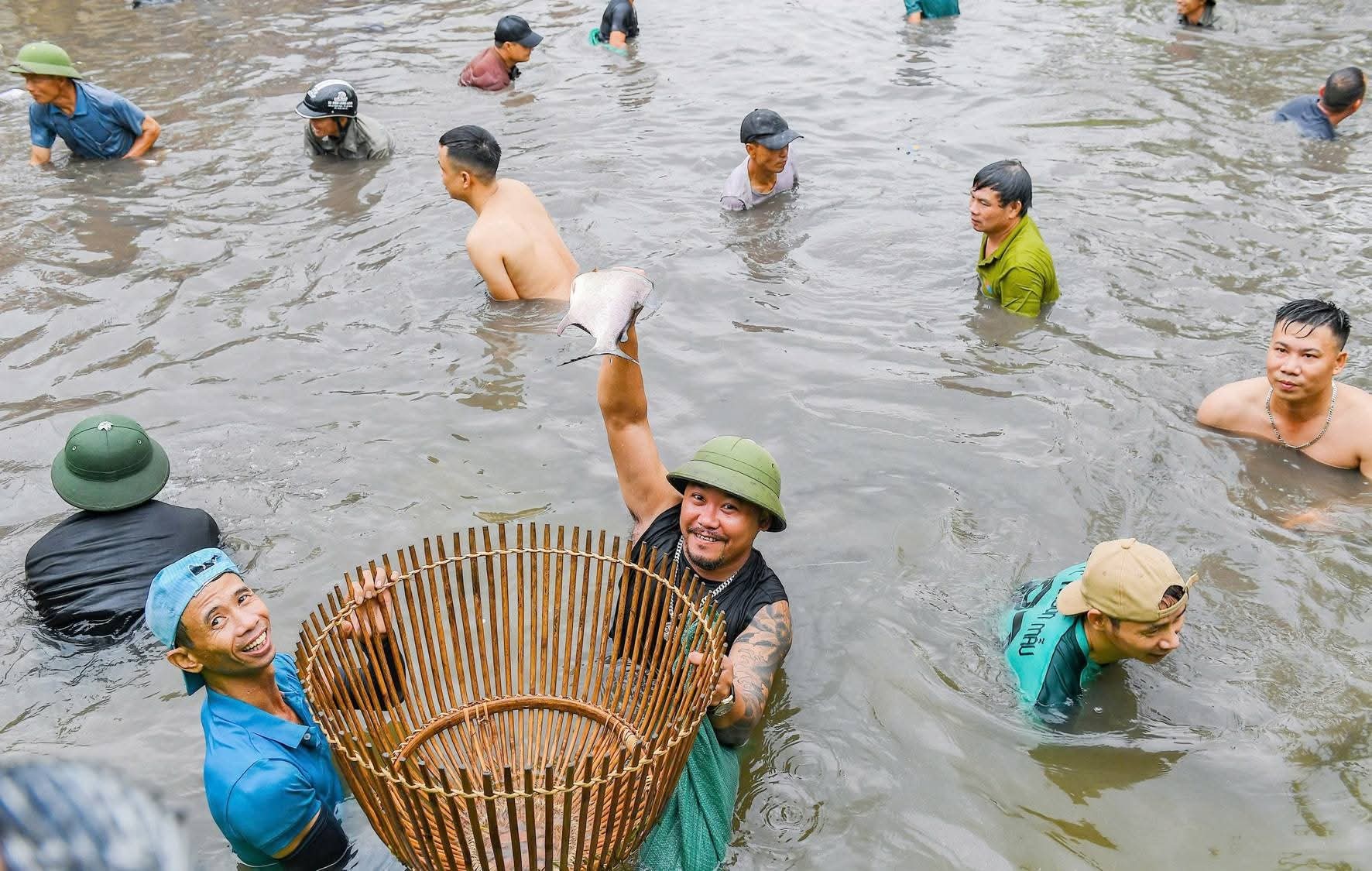 Rộn rã hội đùa nơm xã Chí Minh ở Hải Phòng