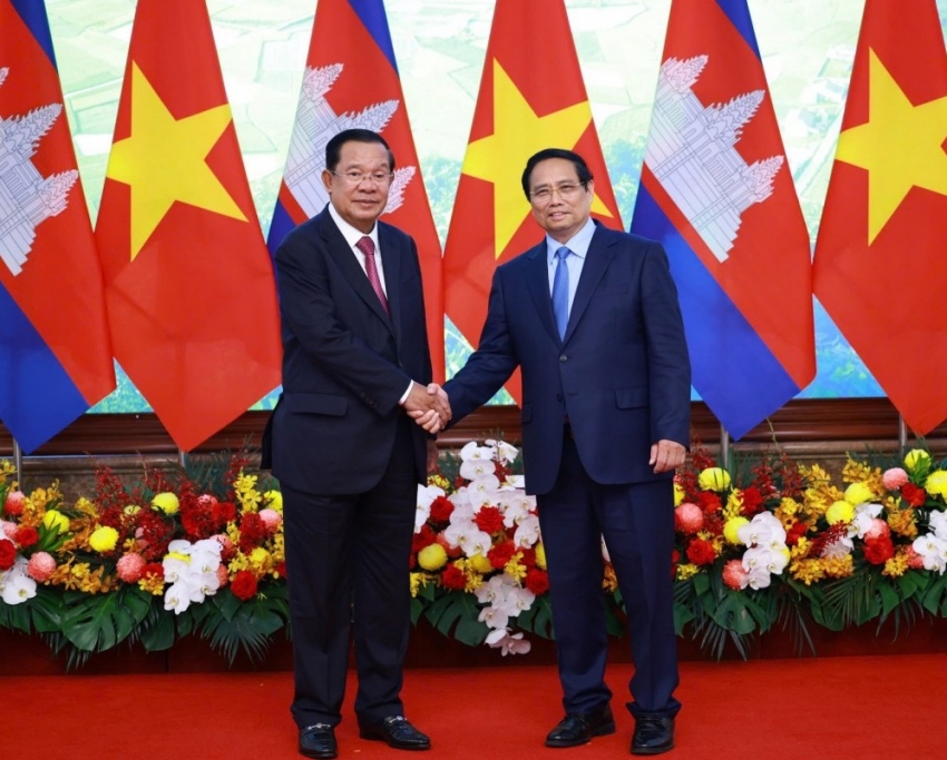 Thủ tướng Phạm Minh Chính hội kiến Chủ tịch Thượng viện Campuchia Hun Sen