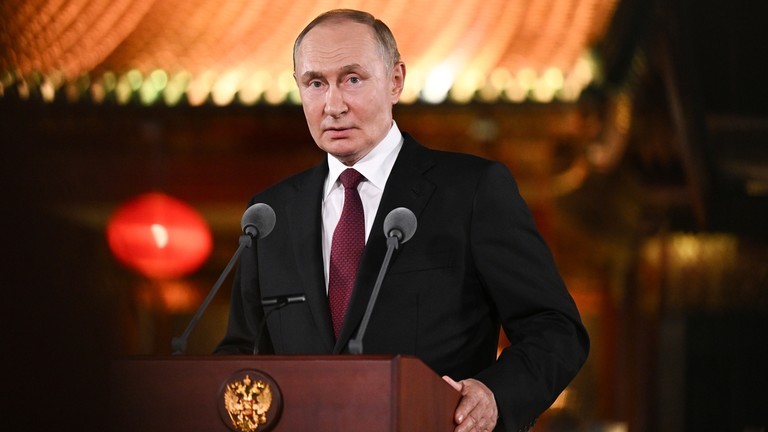 Tổng thống Nga Vladimir Putin trong buổi họp báo ngày 3/9 tại Nhà khách Điếu Ngư Đài (Bắc Kinh, Trung Quốc). Ảnh: Sputnik