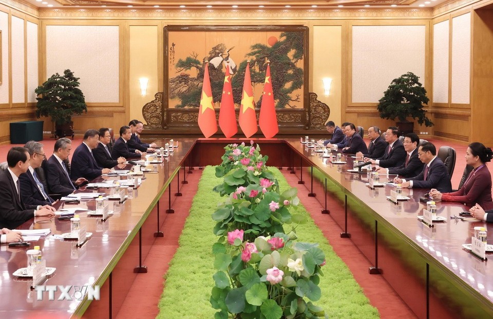 Việt Nam luôn ưu tiên hàng đầu việc củng cố và phát triển quan hệ Việt - Trung