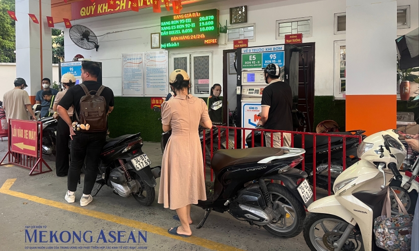Giá dầu diesel giảm còn hơn 27.000 đồng/lít