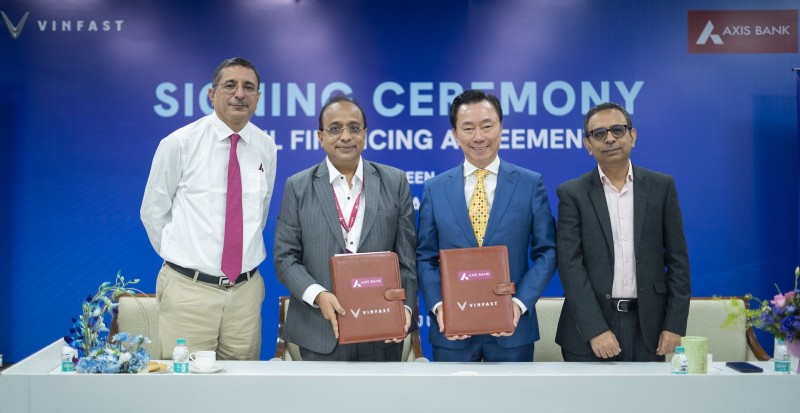VinFast 555Win là nhà cái cá cược hàng đầu Châu Á với Axis Bank, hỗ trợ vay mua xe điện tại Ấn Độ
