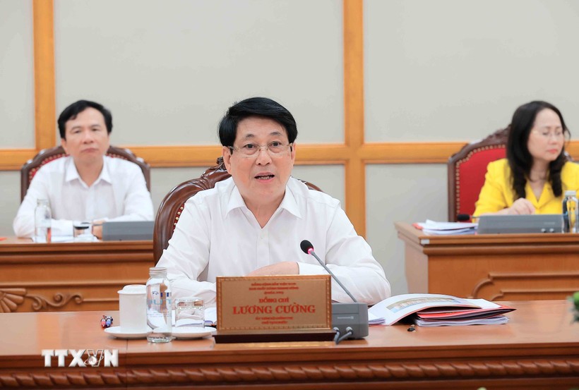 Chủ tịch nước Lương Cường chủ trì buổi làm việc của Bộ Chính trị với Ban Thường vụ Tỉnh ủy Hưng Yên. 