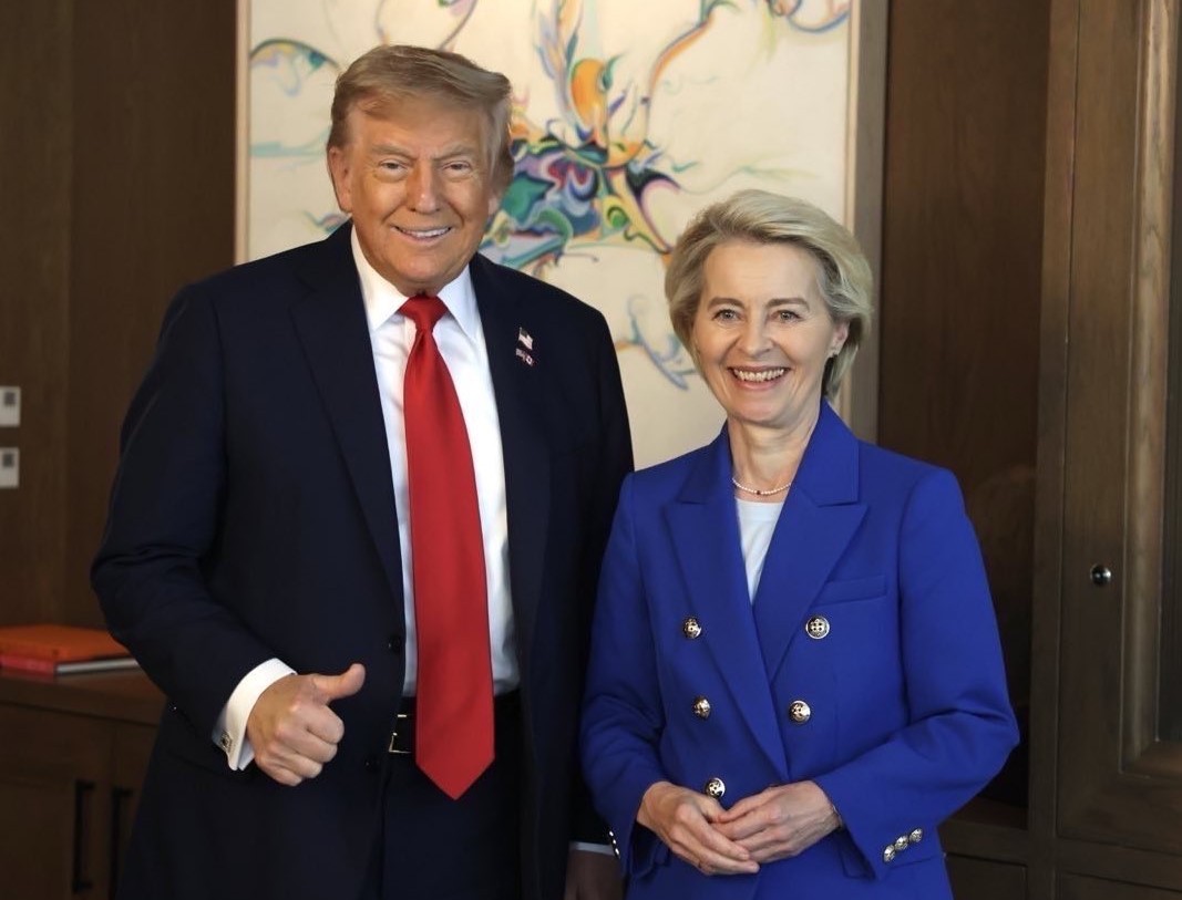 Tổng thống Mỹ Donald Trump và Chủ tịch Ủy ban châu Âu (EC) Ursula von der Leyen tại Hội nghị thượng đỉnh G7 ở Canada ngày 17/6. Ảnh: X/@vonderleyen