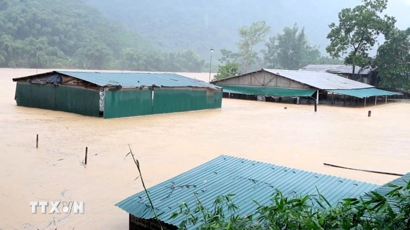Chính phủ yêu cầu khẩn trương khắc phục hậu quả bão lũ, triển khai gói hỗ trợ của Vingroup
