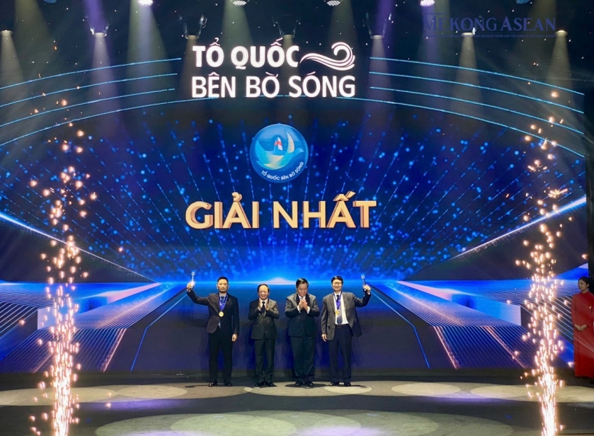 Vinh danh những tác phẩm xuất sắc tại lễ trao giải 'Tổ quốc bên bờ sóng'