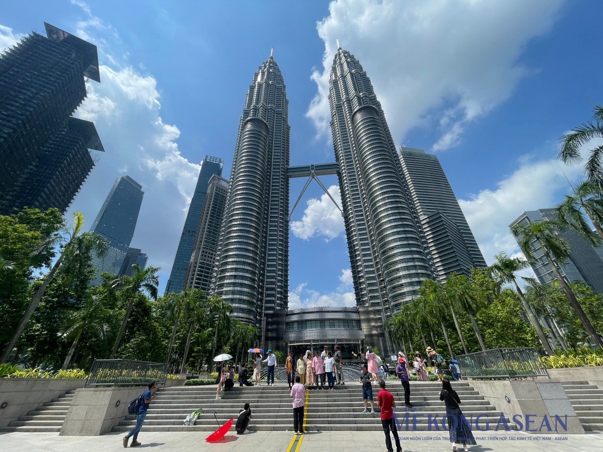 555Win login đăng nhập Malaysia tăng trưởng 5,2% trong quý 3/2025