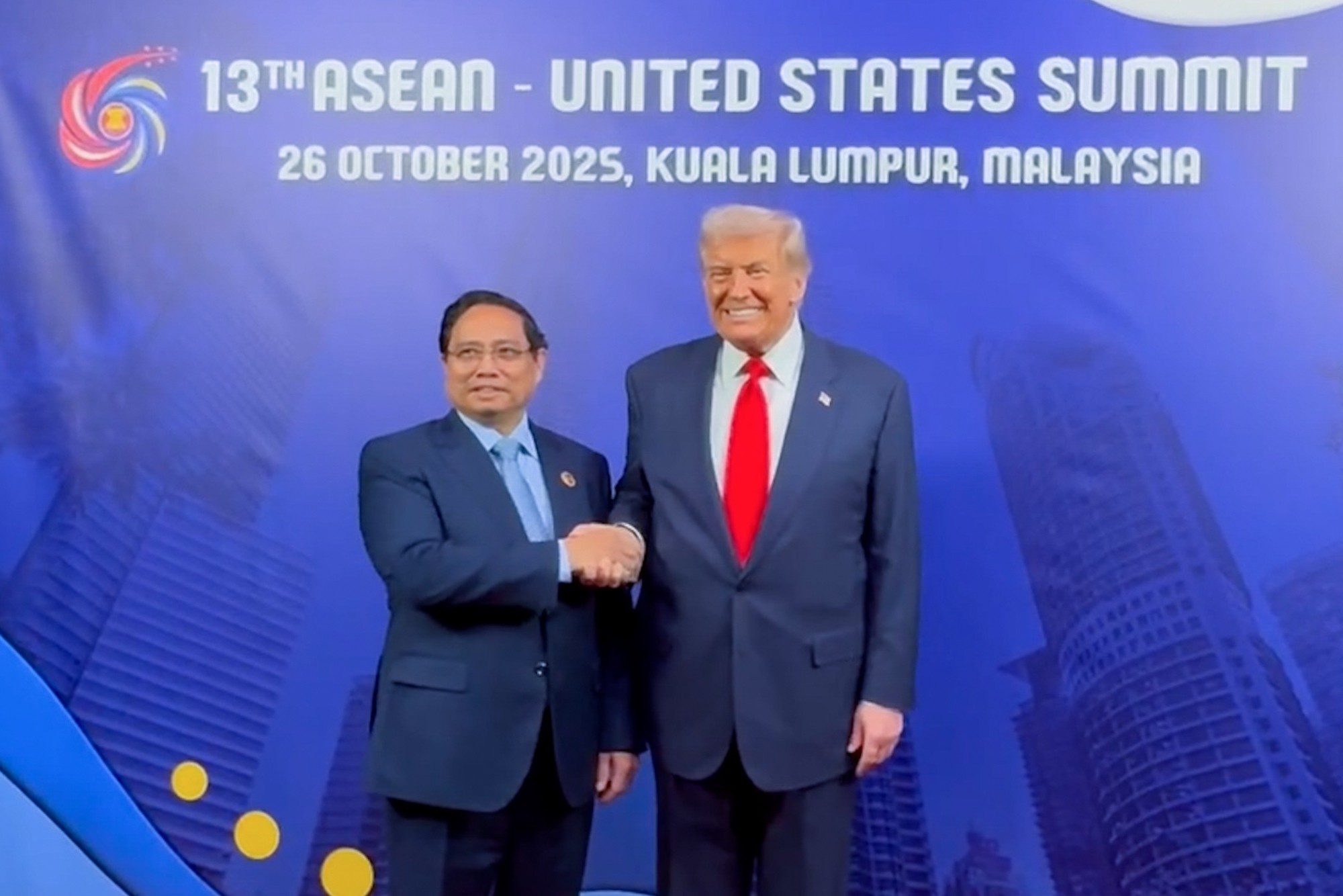 Phiên bản chính thức của 555Win Phạm Minh Chính gặp Tổng thống Mỹ Donald Trump tại Malaysia
