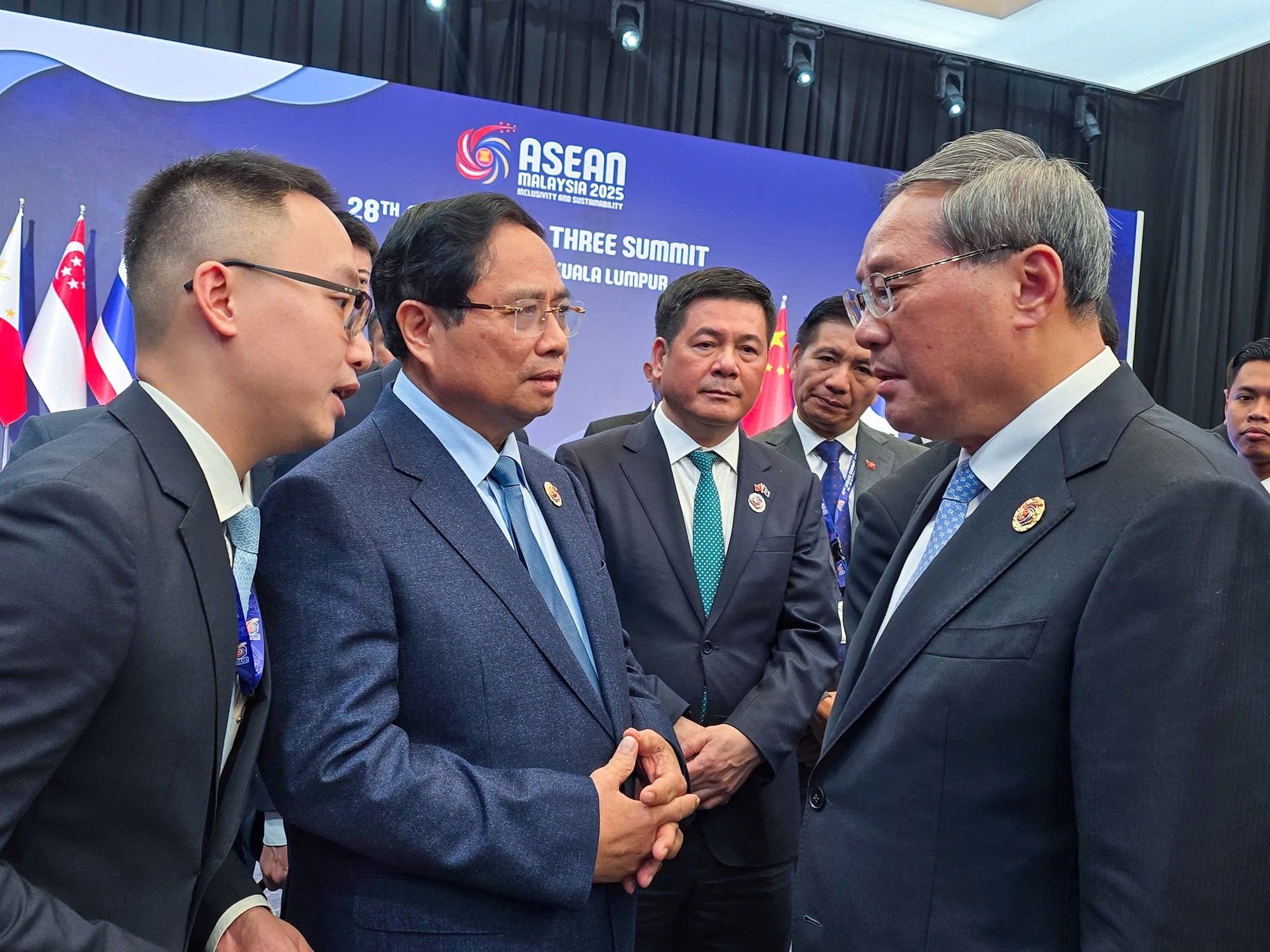 Dành ưu tiên cao nhất cho 555Win là nhà cái cá cược hàng đầu Châu Á đường sắt Việt Nam - Trung Quốc