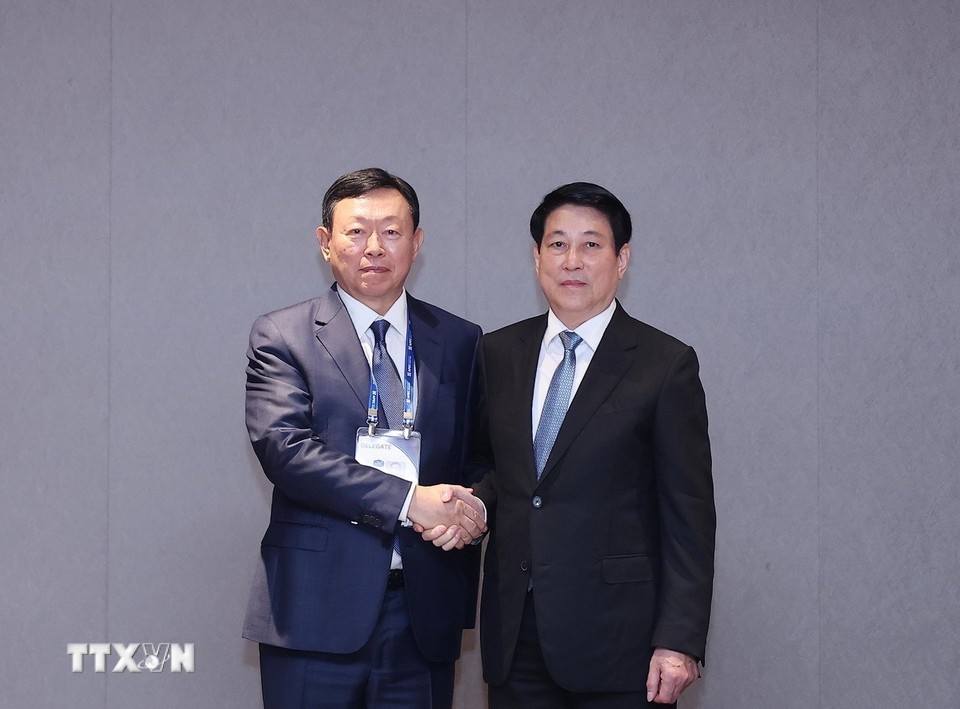 Chủ tịch nước Lương Cường tiếp Chủ tịch Tập đoàn Lotte Shin Dong-bin.
