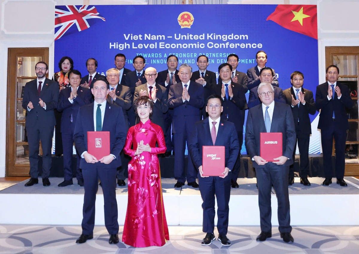 Vietjet và Rolls-Royce ký kết hợp đồng động cơ Trent 7000 trị giá 3,8 tỷ USD