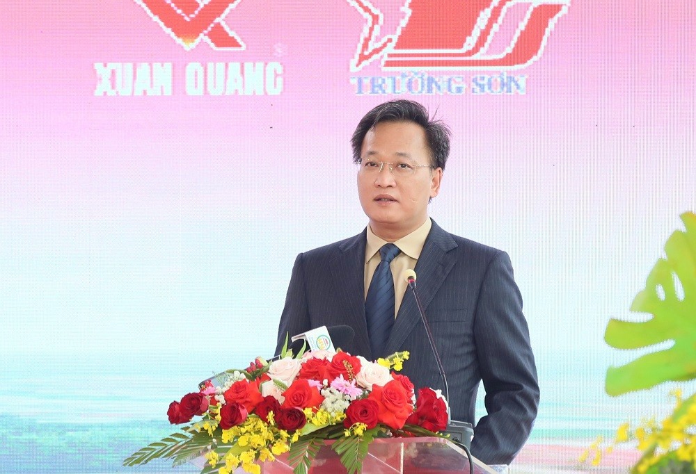 Bí thư Tỉnh ủy Hưng Yên Nguyễn Hữu Nghĩa phát biểu tại lễ khởi công. Ảnh: Cổng TTĐT Hưng Yên.