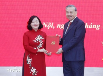 Bà Bùi Thị Minh Hoài giữ chức Bí thư Đảng ủy Mặt trận Tổ quốc và các đoàn thể Trung ương